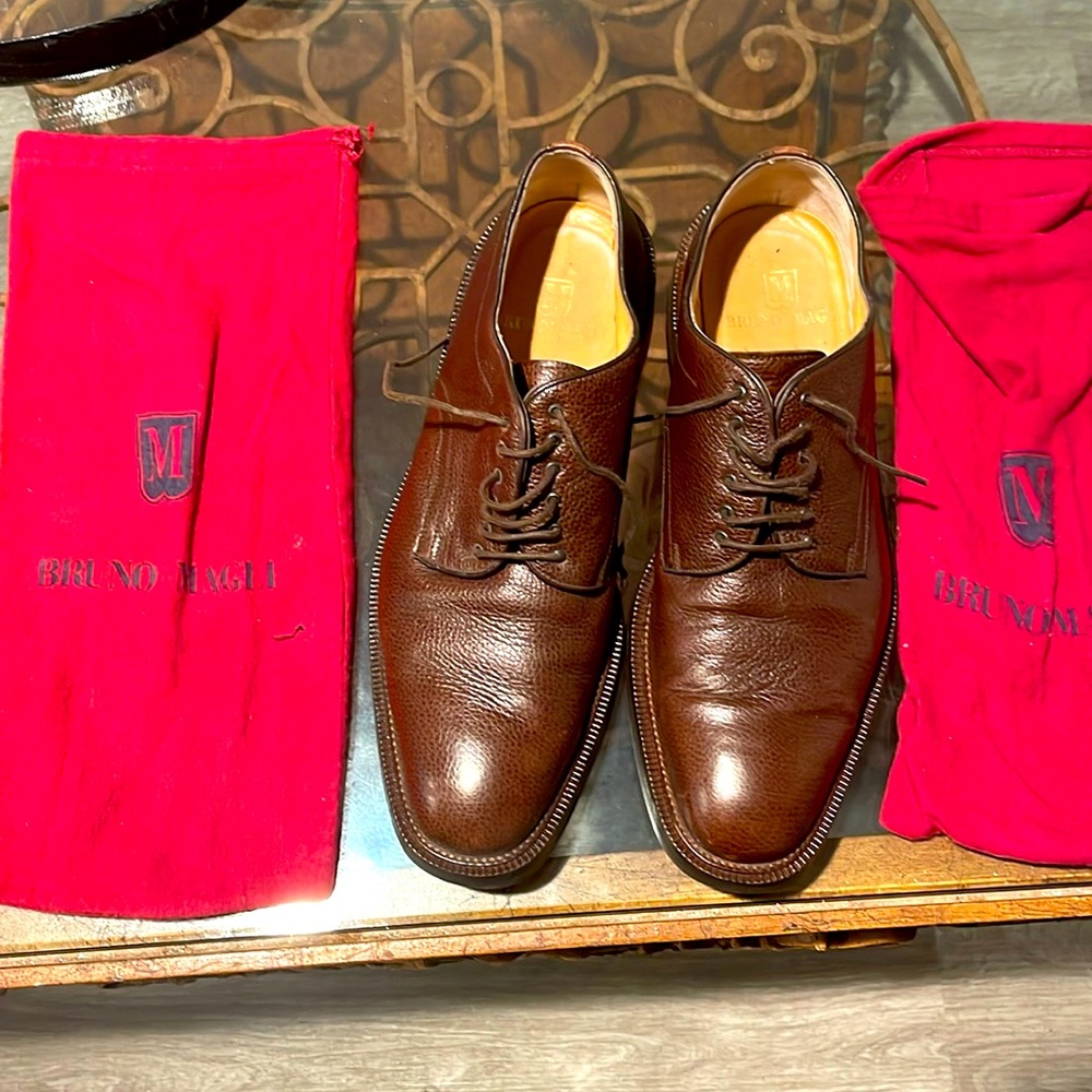 Beautiful men’s shoes not bran new but in great shape